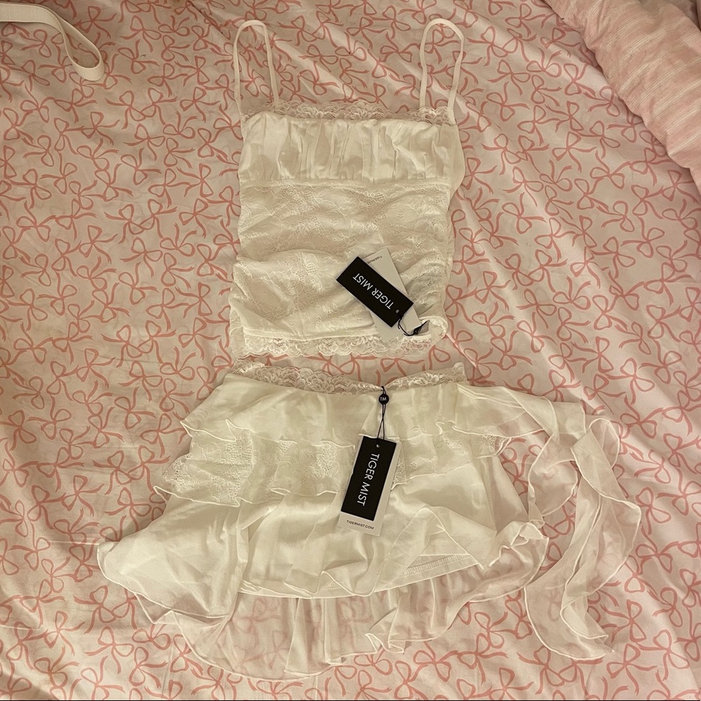 Tiger Mist White Ruffle Skirt Set - Picture 5 of 15